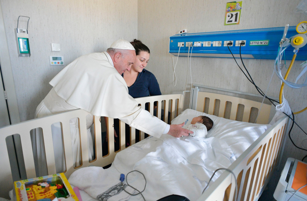 Franziskus besuchte im Januar 2018 das päpstliche Kinderkrankenhaus Bambino Gesù.
