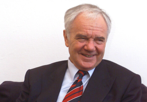 Manfred Stolpe, der frühere Brandenburger Ministerpräsident und SPD-Bundesverkehrsminister ist im Alter von 83 Jahren verstorben. Dem überzeugten Christen war es ein Anliegen, dass die Deutschen nach der Wiedervereinigung wieder zusammenwuchsen. (Archivfoto: KNA)