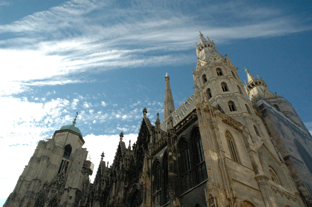 Der Stephansdom in Wien gilt als Herzstück und Wahrzeichen. (Foto: KNA)