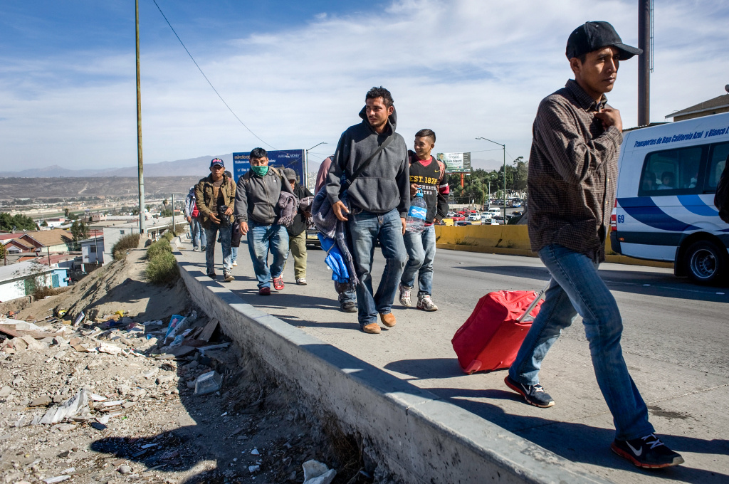 Migranten an der US-Grenze. (Foto: KNA)