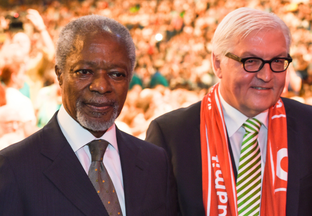Kofi Annan, ehemaliger Generalsekretär der Vereinten Nationen, und Frank-Walter Steinmeier, Bundesminister des Auswärtigen, auf dem Deutschen Evangelischen Kirchentag (DEKT) am 6. Juni 2015 in Stuttgart. (Foto: KNA)